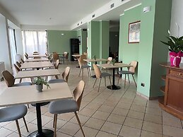 HOTEL CLEMENTI