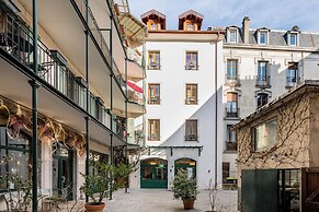 La Cour du 6