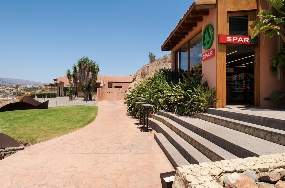 Lavish Villa Near Maspalomas Beach