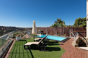 Lavish Villa Near Maspalomas Beach