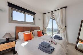 Lavish Villa Near Maspalomas Beach