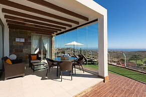Lavish Villa Near Maspalomas Beach