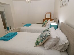 Beach Court Hideaway