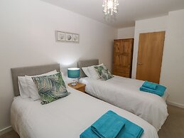 Beach Court Hideaway