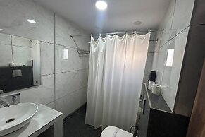 HOTEL SINGH CONTINENTAL