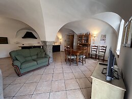 007 Trilocale con Giardino Giustino