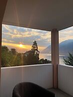 Sunny Modern Apartment Lake View Relax