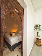 Riad Larbi Khalis
