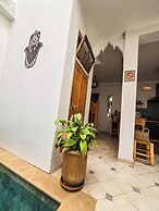 Riad Larbi Khalis