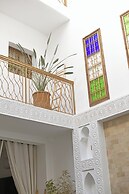 Riad Larbi Khalis