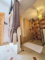 Riad Larbi Khalis