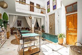 Riad Larbi Khalis