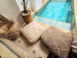 Riad Larbi Khalis