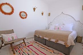 Riad Larbi Khalis