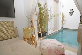 Riad Larbi Khalis