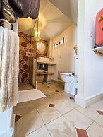 Riad Larbi Khalis