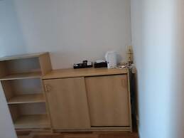1 Double 2 single 2 Sofa Beds Suite 4