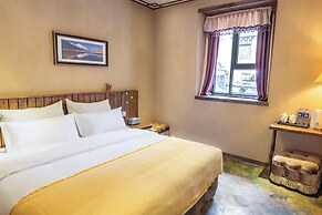 Daocheng Yading Shiruo Hotel