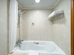 Tyms 2BR Apt Near ITC Xujiahui Line1 11