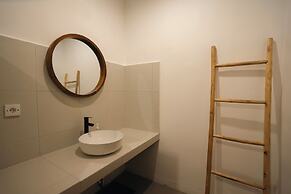 Zena Surf Suite