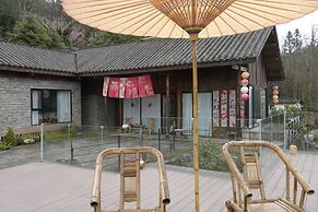 Chunqiu Banshan Leisure Resort