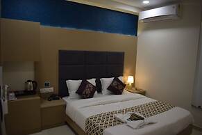 HOTEL ROYAL SQUARE