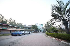 Hotel Drona Palace