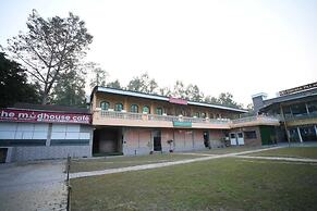 Hotel Drona Palace