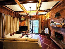 Room-attic Room 3B Transient Baguio Wifi