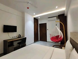 Hotel Blue Shine