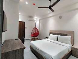 Hotel Blue Shine