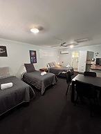 Agnes palms motel