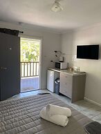 Agnes palms motel