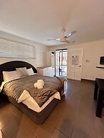 Agnes palms motel