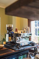 Leila Cunda Hotel & Coffee