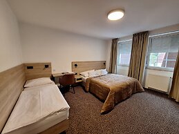 Hotel Avion