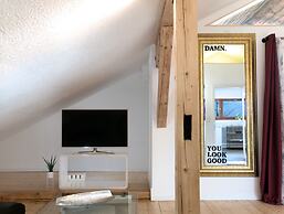 Apartment - Sleeps 3 - Balcony - Garden