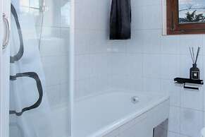 Apartment - Sleeps 3 - Balcony - Garden