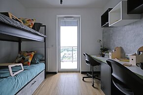 Zeus Apartments