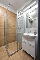 Zeus Apartments