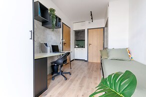 Zeus Apartments