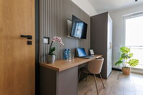 Zeus Apartments