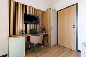 Zeus Apartments