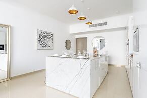 Waterfront 3BR with Marina View at DEC