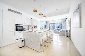 Waterfront 3BR with Marina View at DEC