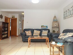 8 Chestnut Drive