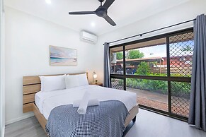 Zen Coastal Hideaway Modern Hospital Beach