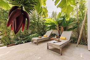 Laranjal Farm House