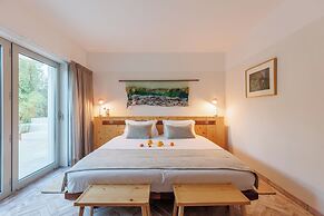 Laranjal Farm House