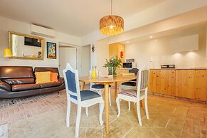 Laranjal Farm House